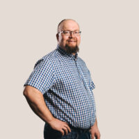 Kuvassa seisoo Marko Kuukkanen