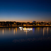 Jyväskylän siluetti Jyväsjärveltä