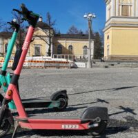 Sähköpotkulaudat Keskustorilla