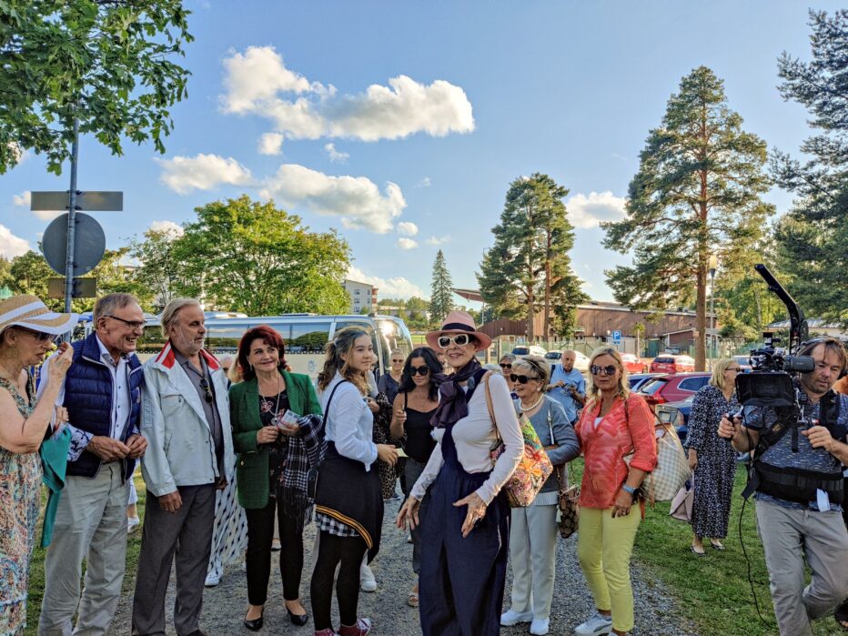 Helsingin Yrittäjien Senioriverkosto kesäteatterissa Valkeakoskella