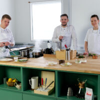 Laulava sohva yrittäjät