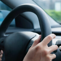 Kun Tesla laski uuden Model Y -mallin hintaa 13 000 eurolla, verrattain vähän käytetyn saman mallisen auton hinnasta lähti Pohjosen mukaan 7000 euroa.