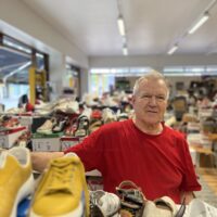 Kenkäkauppias harmittelee suomalaisten ostokäyttäytymistä