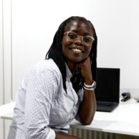 Sarah Nieminen on onnellinen nainen. Hän elää nykyisin miehensä Tommin kanssa omakotitalossa Turengissa ja on hiljattain vastaanottanut työtehtävän, joka on hänelle vuosien päämäärätietoisen työn tulos.