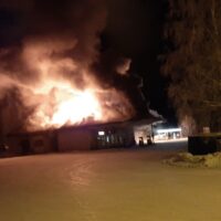 Yrittäjäpariskunta suree huoltoaseman tuhoutumista