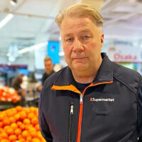 Yölliset häiriköt piinaavat K-kauppiasta