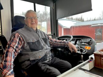 Yksinyrittäjä Matti Sallisen kesä kului kauppa-autin ratissa.