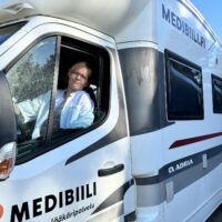 Katja Erkkilä teki matkailuautostaan lääkäriaseman