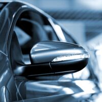 Uusien autojen myynti matelee edelleen