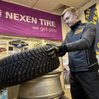 Rengasliikkeen yrittäjä kertoo, milloin kitkarengas kannattaa vaihtaa