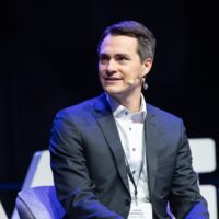 Juhana Brotherus näkee taloudessa useita merkkejä paremmasta.