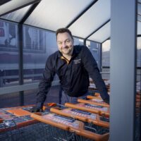 Antti Raiski nauttii kauppiaan työstä