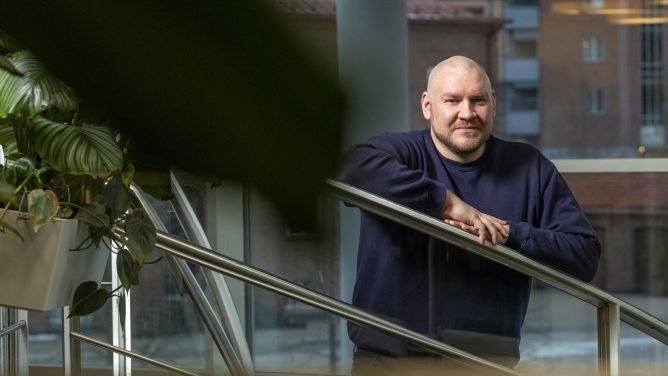 Kaksi yrittäjää kertoo, miten he hyödyntävät tekoälyä
