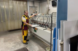 Yrittäjä Matti Uotila palkitsee työntekijänsä ruhtinaallisesti