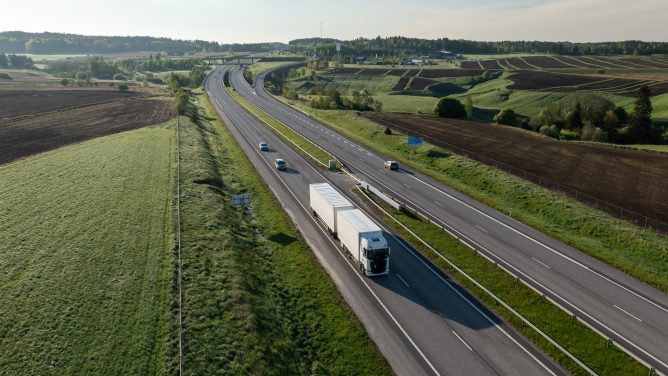 Kuljetusmäärät vähenevät logistiikka-alalla