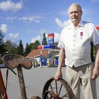 Atso Eronen, 80, päätyi huoltoasemayrittäjäksi lähes pakon edessä