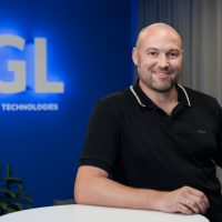 IGL Technologies Oy:n logo ja Alexander Ivaine