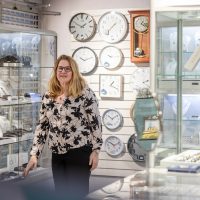 Leijamaan pariskunta myy yritystään ja haluaa eläkkeelle, mutta heillä on edessään yksi este