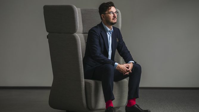 Suomen Yrittäjien asiantuntija Antti Turunen. Kuva: Johanna Erjonsalo.