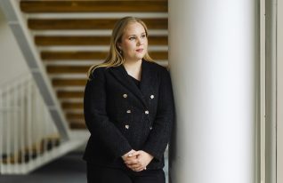 Suomen Yrittäjien omistajanvaihdostoiminnan päällikkö Inkeri Sundberg. Kuva: Johanna Erjonsalo.