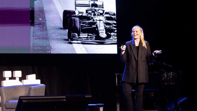 Annastiina Hintsa kertoo, mitä F1-kuskin valmentamisesta voi oppia