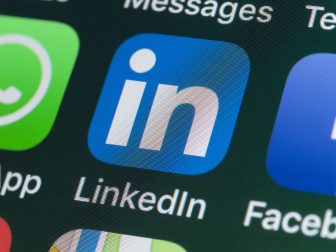 Yrittäjä massapostitti LinkedInissä ja onnistui