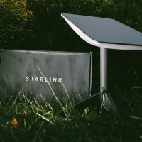 Turhautunut yrittäjä ratkaisi verkkoyhteysongelman Elon Muskin Starlinkillä