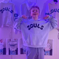 Emil Riikonen, 13, suunnitteli oman vaatemerkin