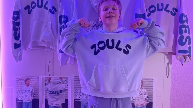 Emil Riikonen, 13, suunnitteli oman vaatemerkin