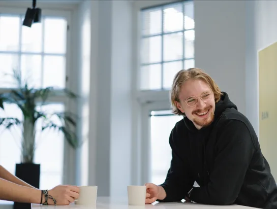 Yrittäjältä suorat sanat tekoälyn käytöstä somepostausten tekemiseen