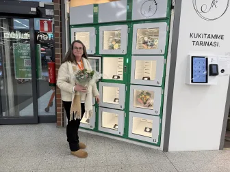 Yrittäjä Jenny Hentula ideoi Kukkamaatin