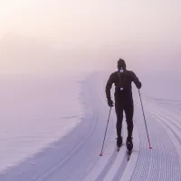 Suosittu suksihuoltoyrittäjä kertoo vinkin kuntoilijan suksihuoltoon