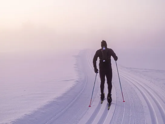 Suosittu suksihuoltoyrittäjä kertoo vinkin kuntoilijan suksihuoltoon