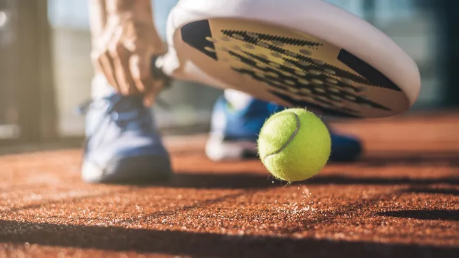 Kuvituskuva padelista.