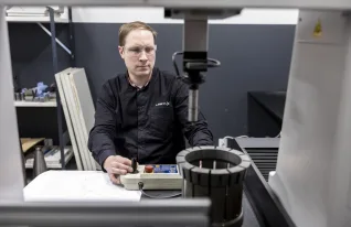 Metallialan yrittäjä moittii ammattikoulutuksen tasoa