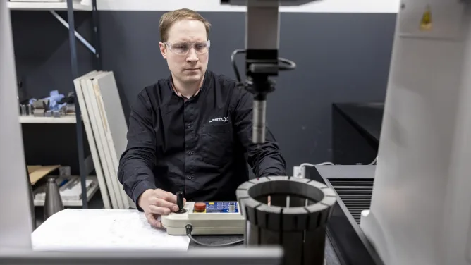 Metallialan yrittäjä moittii ammattikoulutuksen tasoa