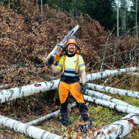 Sami Lipponen vaihtoi myyntihommat metsäalan yrittäjyyteen