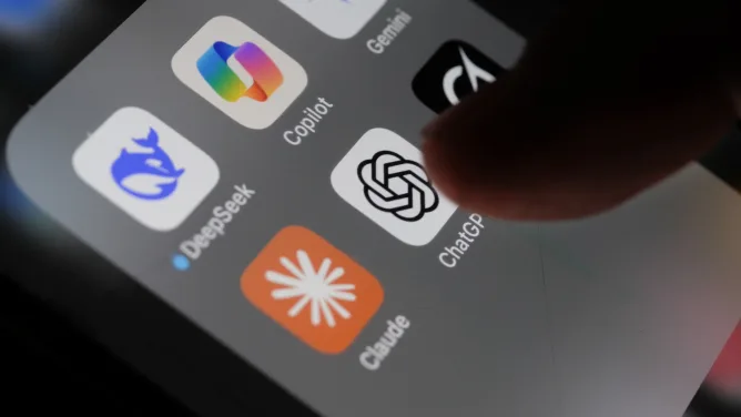 Asiantuntija kertoo, miten tekoälyä kannattaa käyttää somepostausten tekemisessä