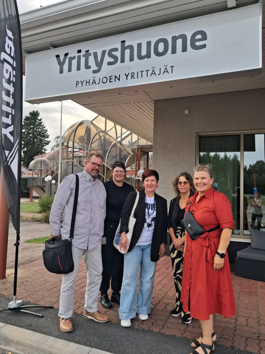 Ensimmäinen palaveri yhteisestä juhlasta