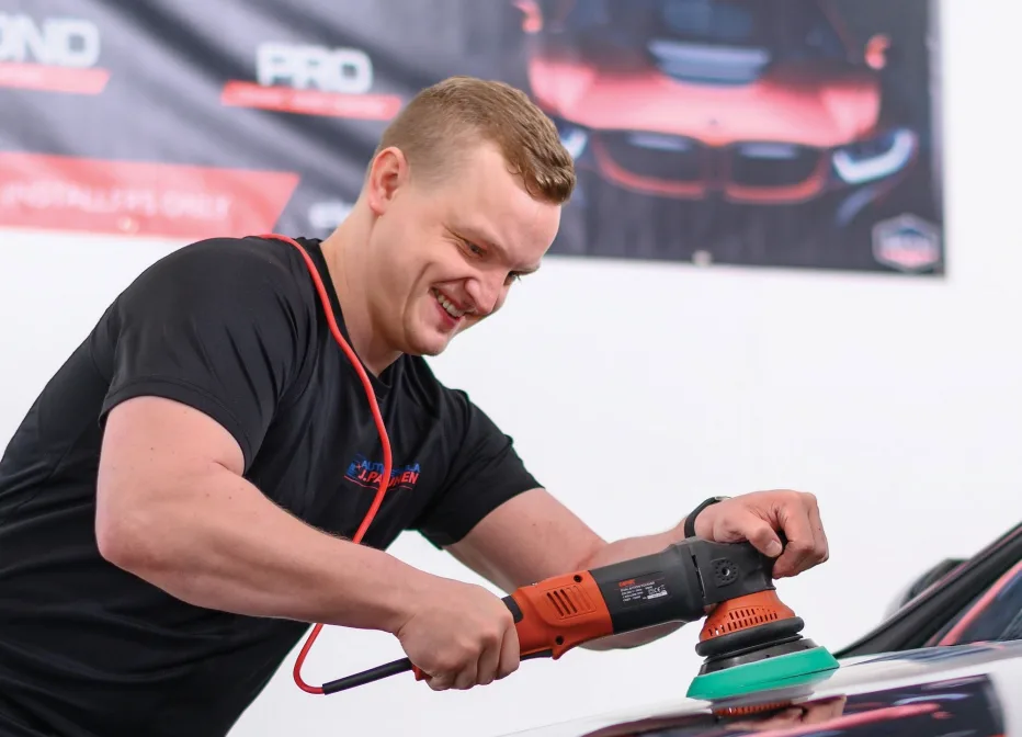 Näin peset autosi oikein – Yrittäjä opastaa