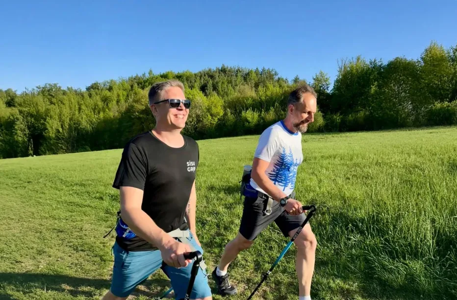 Jouko Rahikka, 71, oli mukana kehittämässä uudenlaisia kävelysauvoja ja aikoo tehdä niistä bisneksen