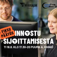 Innostu sijoittamisesta -yrittäjäilta Puumilassa Kihniössä 18.8. Kuvassa kaksi henkilöä tietokoneen äärellä sekä tapahtuman tiedot ja järjestäjien logot.