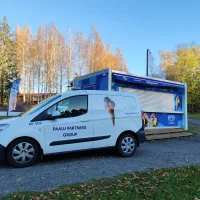 Kolmen 22-vuotiaan kioski- ja ravintolatoiminta kasvaa satojen prosenttien vauhdilla