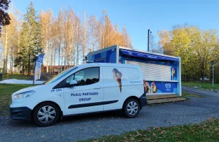 Kolmen 22-vuotiaan kioski- ja ravintolatoiminta kasvaa satojen prosenttien vauhdilla
