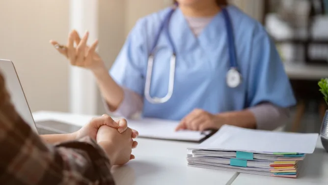 Yrittäjä kertoo ikävistä kokemuksistaan liittyen työterveyshuollon laskutukseen