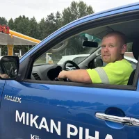 Yksinyrittäjä Mika Laitinen harmittelee aina, kun joutuu myymään asiakkaalle eioota