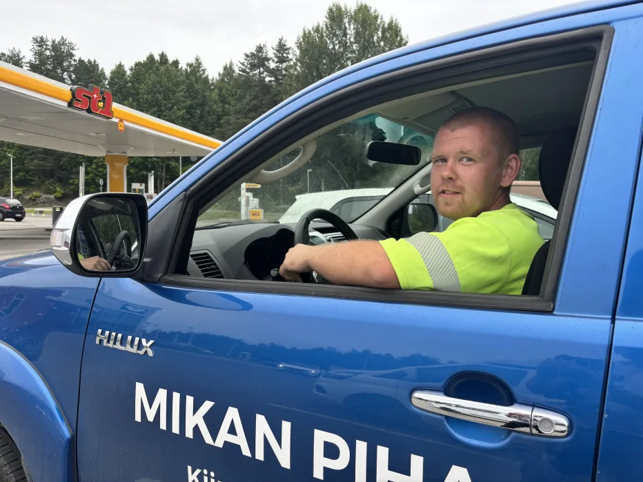 Yksinyrittäjä Mika Laitinen harmittelee aina, kun joutuu myymään asiakkaalle eioota