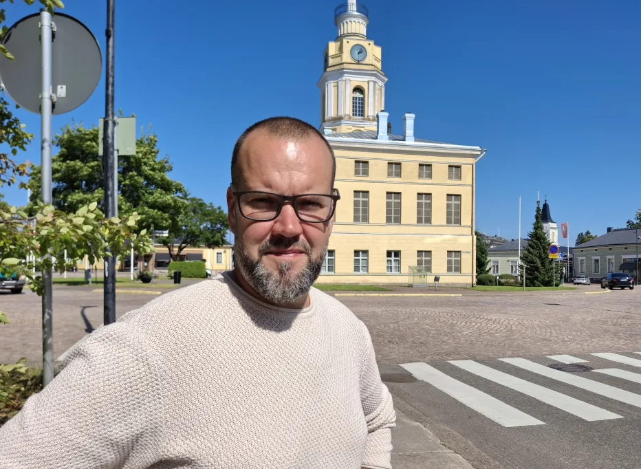 Yrittäjä Mikko Suur-Uski pelkää sikaruttotilanteen eskaloitumista