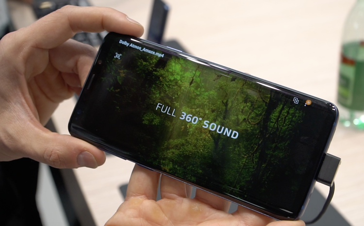 Samsungin Galaxy S9 on esillä Barcelonan mobiilimessuilla