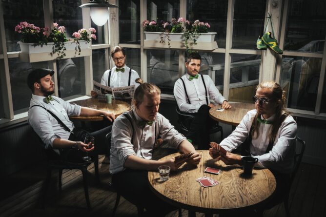Illan musiikkiviihdenumerona Vesa & Vihreät Lenkkarit!